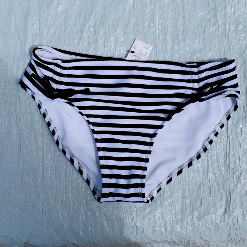 Girls Bikini Bottom- art class™

-XL